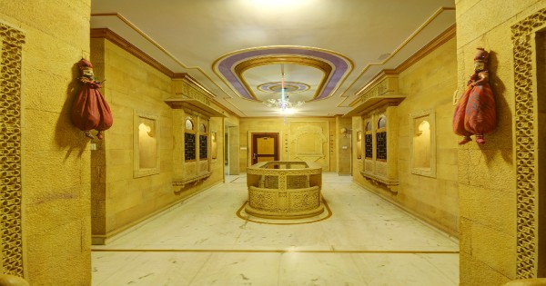 Hotel Moonlight (Luxury Hotel + Pure Veg + City Centre)